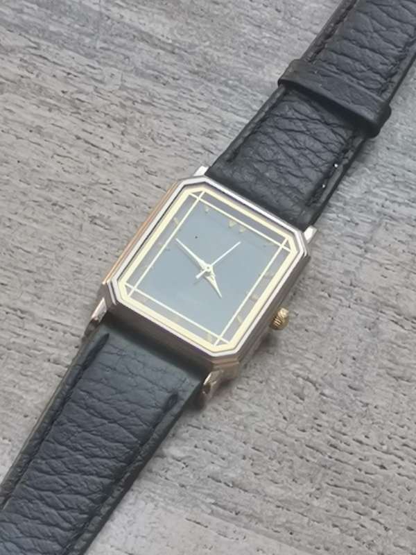 LADIES VINTAGE POISE WATCH IN EXCELLENT WORKING CONDITION