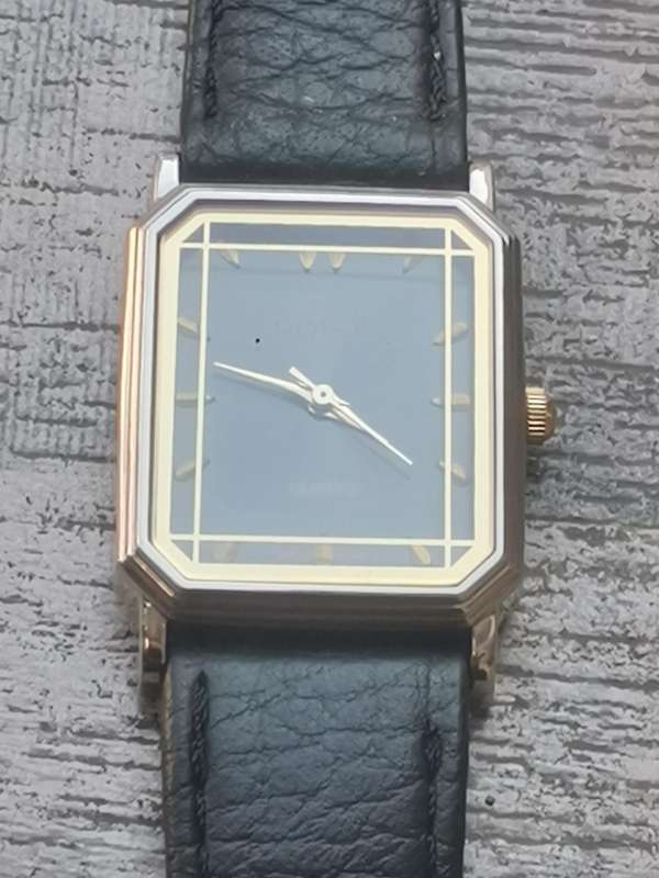 LADIES VINTAGE POISE WATCH IN EXCELLENT WORKING CONDITION