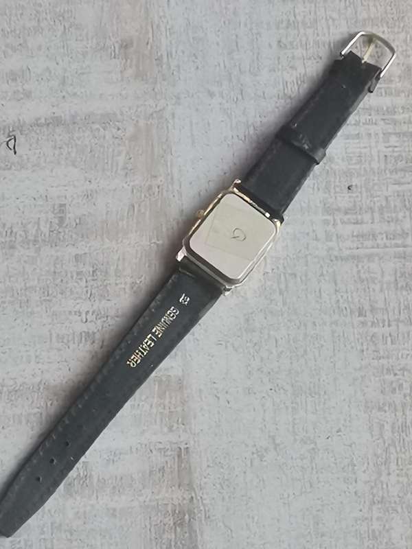 LADIES VINTAGE POISE WATCH IN EXCELLENT WORKING CONDITION