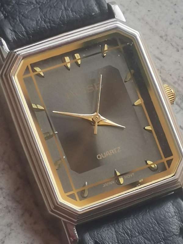 LADIES VINTAGE POISE WATCH IN EXCELLENT WORKING CONDITION