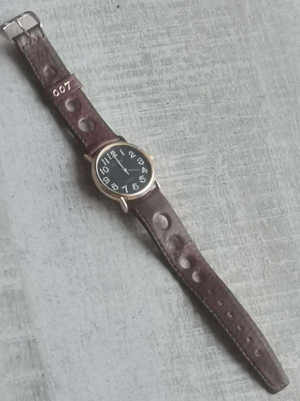 LEVACO LADIES WATCH IN EXCELLENT WORKING CONDITION