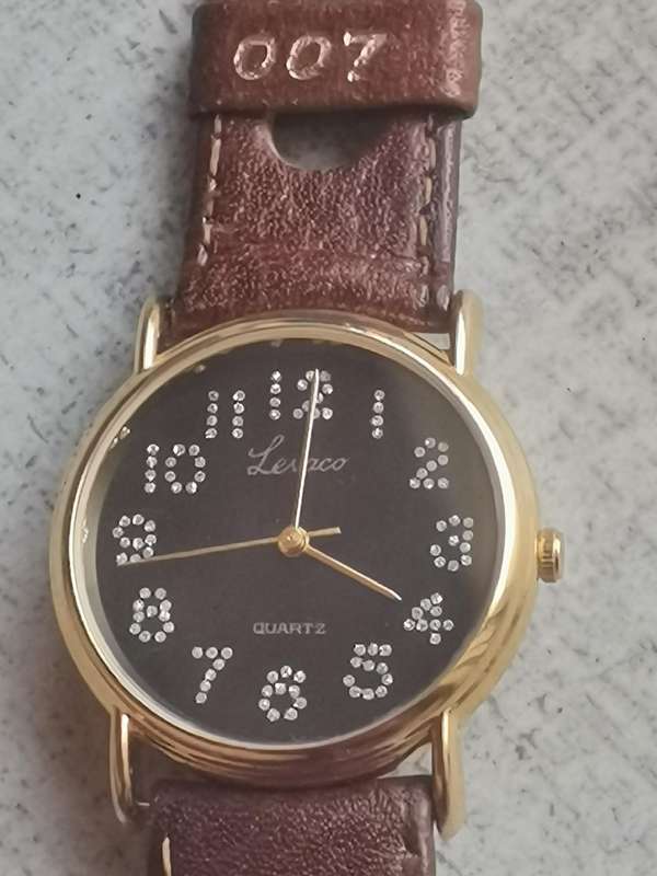 LEVACO LADIES WATCH IN EXCELLENT WORKING CONDITION