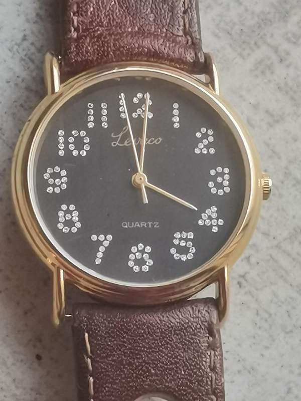 LEVACO LADIES WATCH IN EXCELLENT WORKING CONDITION
