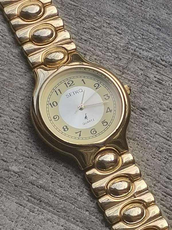 MENS VINTAGE SEIKQ GOLD PLATED WATCH IN EXCELLENT WORKING CONDITION