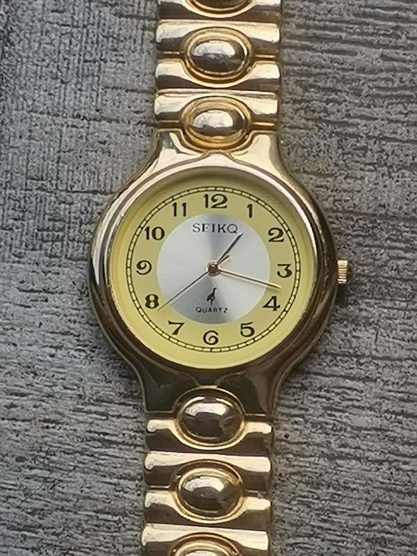MENS VINTAGE SEIKQ GOLD PLATED WATCH IN EXCELLENT WORKING CONDITION