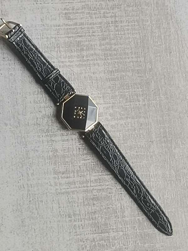 LADIES UNIQUE NIKKO WATCH IN EXCELLENT WORKING CONDITION