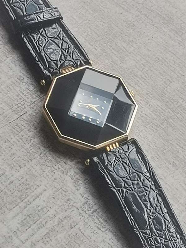 LADIES UNIQUE NIKKO WATCH IN EXCELLENT WORKING CONDITION