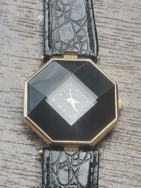 LADIES UNIQUE NIKKO WATCH IN EXCELLENT WORKING CONDITION