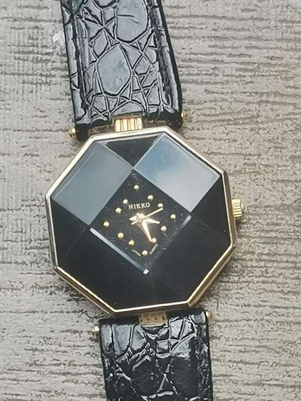LADIES UNIQUE NIKKO WATCH IN EXCELLENT WORKING CONDITION