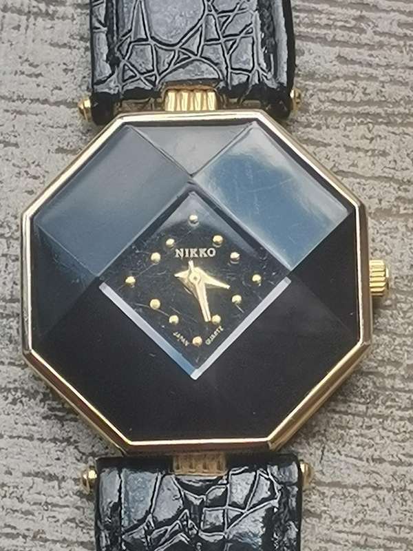 LADIES UNIQUE NIKKO WATCH IN EXCELLENT WORKING CONDITION