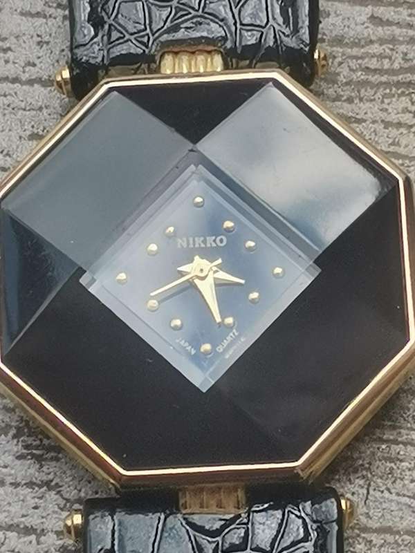 LADIES UNIQUE NIKKO WATCH IN EXCELLENT WORKING CONDITION