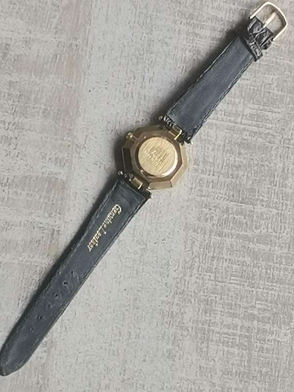 LADIES UNIQUE NIKKO WATCH IN EXCELLENT WORKING CONDITION