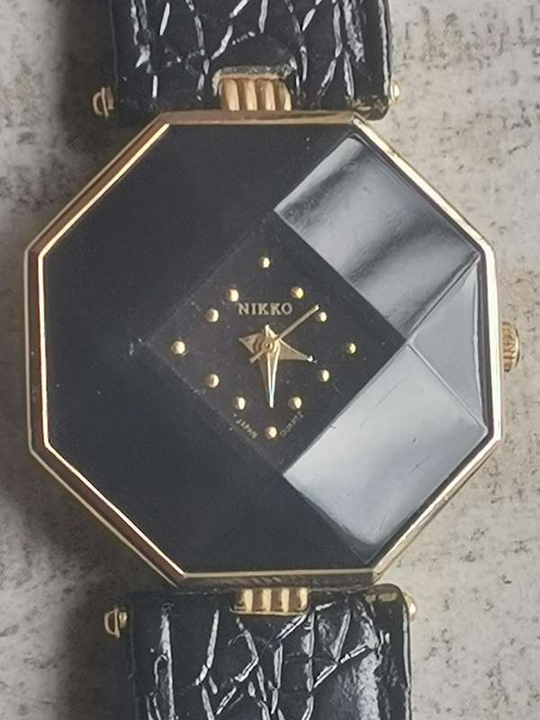 LADIES UNIQUE NIKKO WATCH IN EXCELLENT WORKING CONDITION