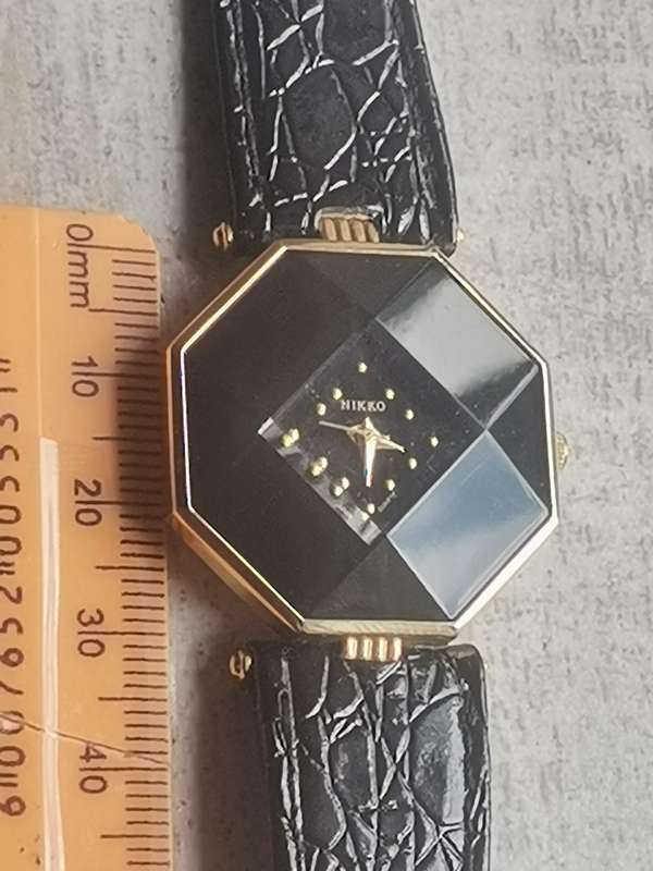 LADIES UNIQUE NIKKO WATCH IN EXCELLENT WORKING CONDITION