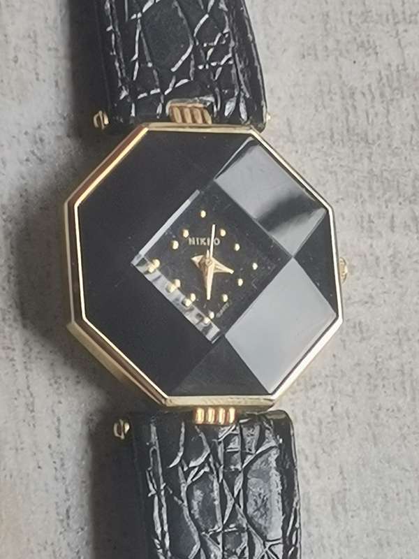 LADIES UNIQUE NIKKO WATCH IN EXCELLENT WORKING CONDITION