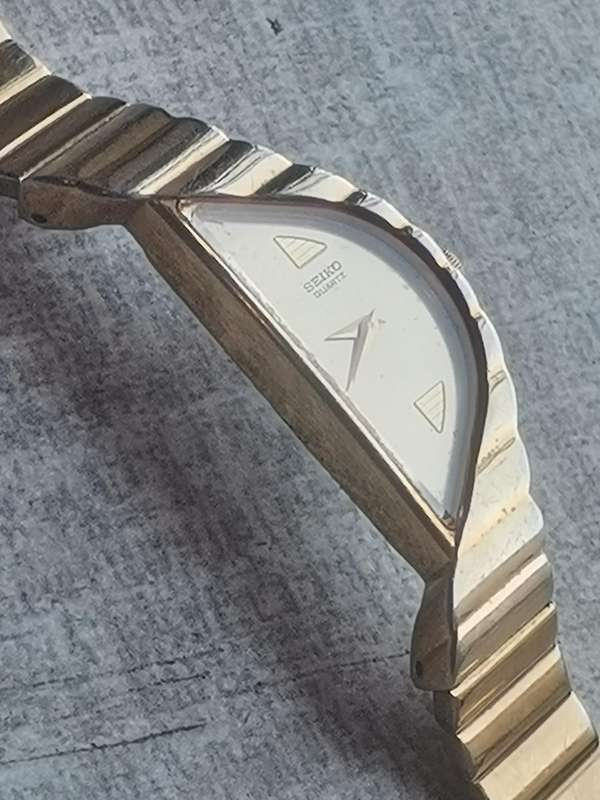 LADIES GOLD SEIKO WATCH IN EXCELLENT WORKING CONDITION