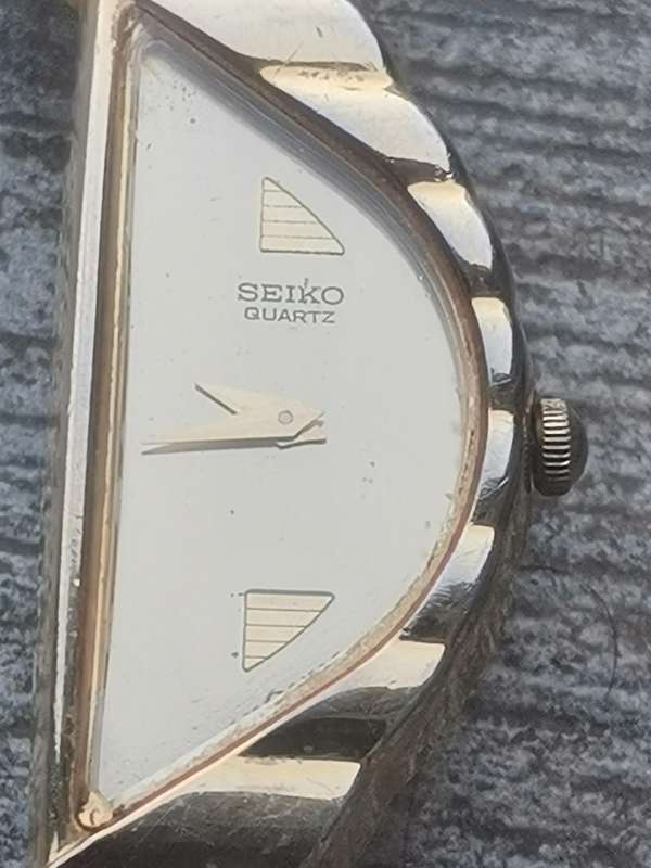 LADIES GOLD SEIKO WATCH IN EXCELLENT WORKING CONDITION