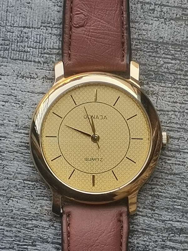 MENS VINTAGE GONAJA WATCH IN EXCELLENT WORKING CONDITION