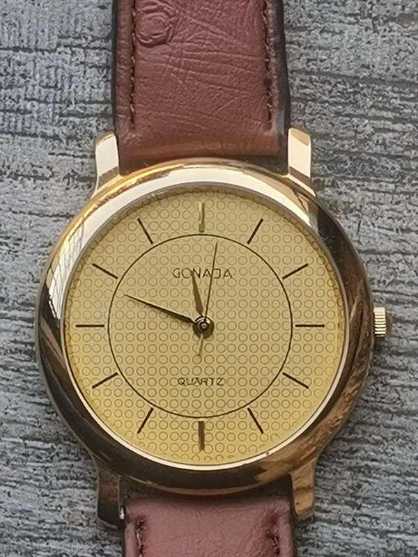 MENS VINTAGE GONAJA WATCH IN EXCELLENT WORKING CONDITION