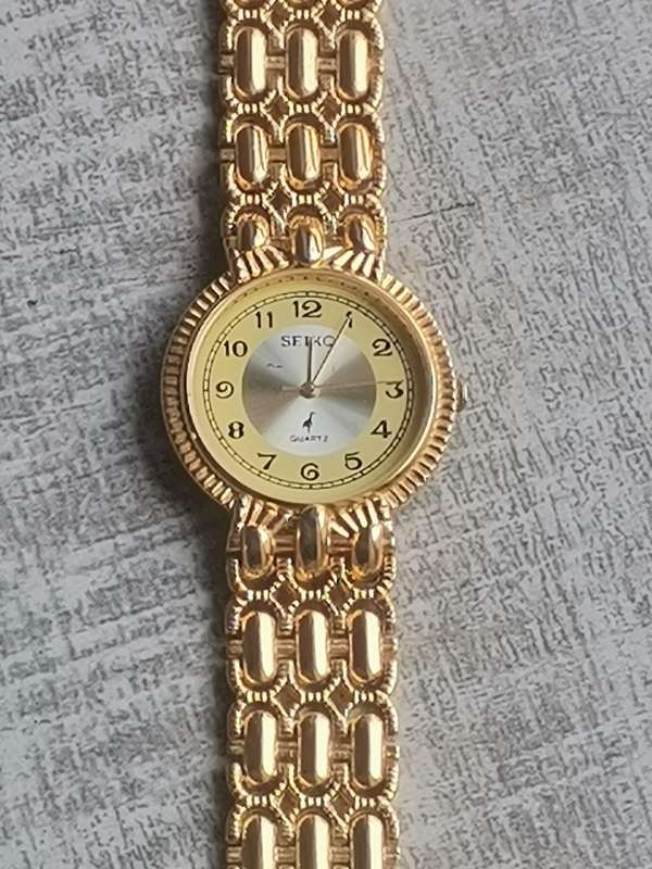 MENS SEIKQ GOLD WATCH IN EXCELLENT WORKING CONDITION