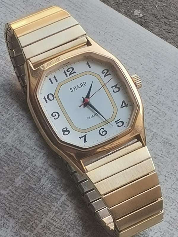 MENS VINTAGE SHARP GOLD PLATED WATCH IN EXCELLENT WORKING CONDITION