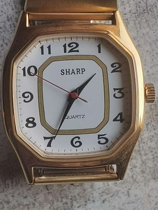 MENS VINTAGE SHARP GOLD PLATED WATCH IN EXCELLENT WORKING CONDITION
