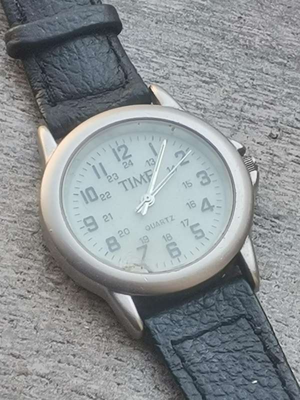 MENS VINTAGE TIME WATCH IN EXCELLENT WORKING CONDITION
