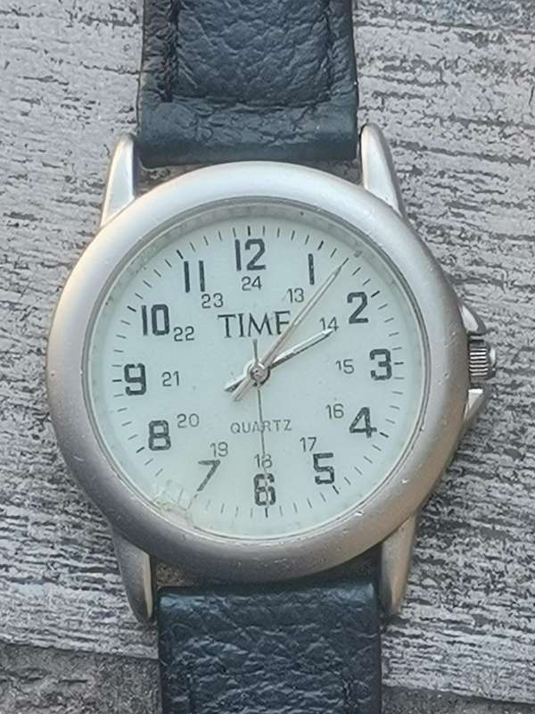 MENS VINTAGE TIME WATCH IN EXCELLENT WORKING CONDITION