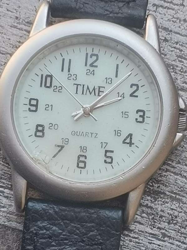 MENS VINTAGE TIME WATCH IN EXCELLENT WORKING CONDITION