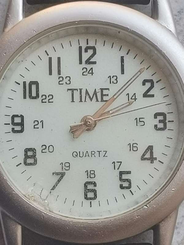 MENS VINTAGE TIME WATCH IN EXCELLENT WORKING CONDITION