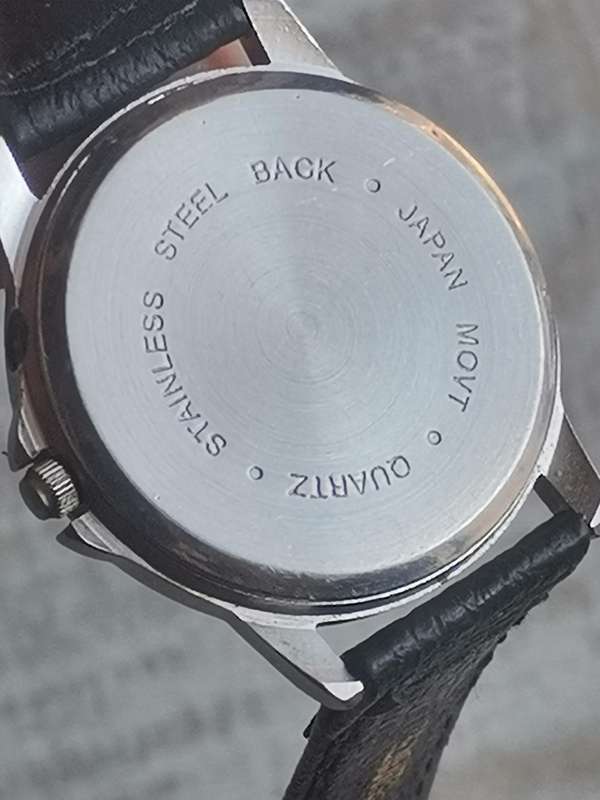 MENS VINTAGE TIME WATCH IN EXCELLENT WORKING CONDITION