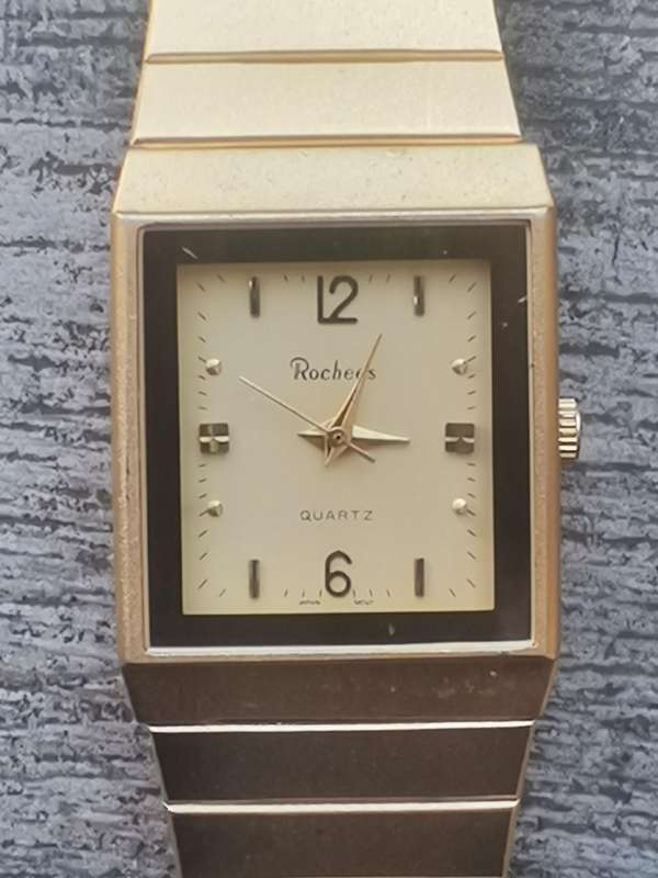 ELEGANT LADIES ROCHEES GOLD WATCH IN EXCELLENT WORKING CONDITION