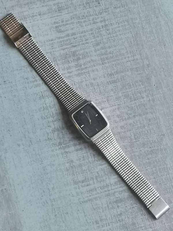 MENS POISE WATCH IN EXCELLENT WORKING CONDITION