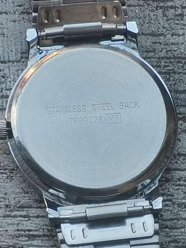 MENS OCCASION GOLD AND SILVER WATCH SET IN EXCELLENT WORKING CONDITION - BIDDING FOR BOTH