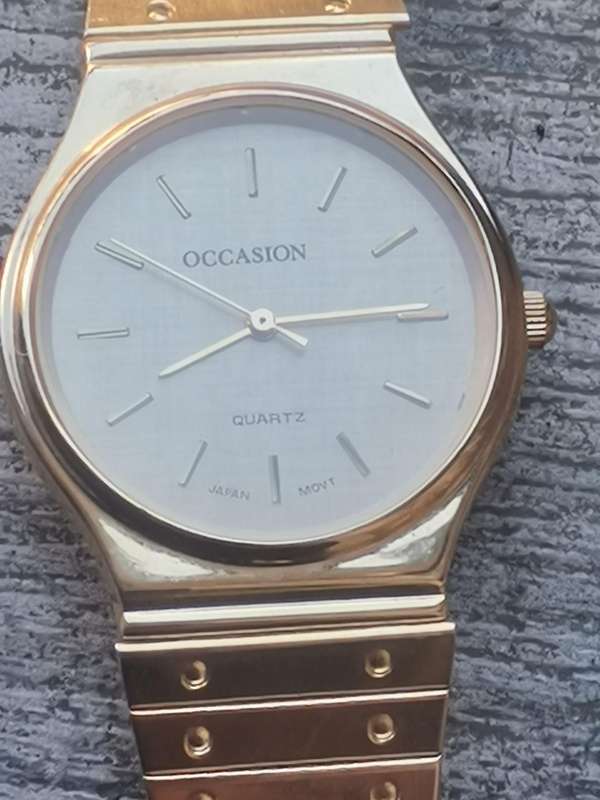MENS OCCASION GOLD AND SILVER WATCH SET IN EXCELLENT WORKING CONDITION - BIDDING FOR BOTH