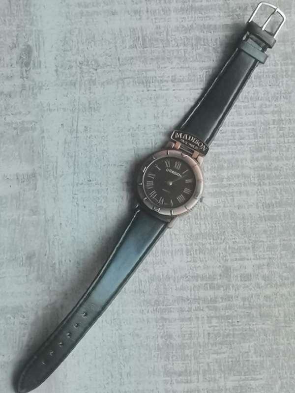 MENS OCASION WATCH IN EXCELLENT WORKING CONDITION
