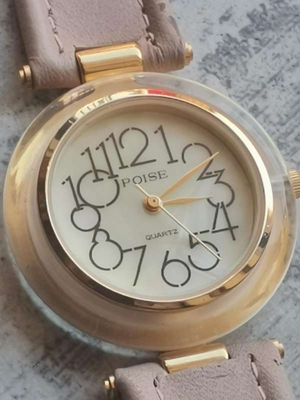 LADIES POISE WATCH IN EXCELLENT WORKING CONDITION