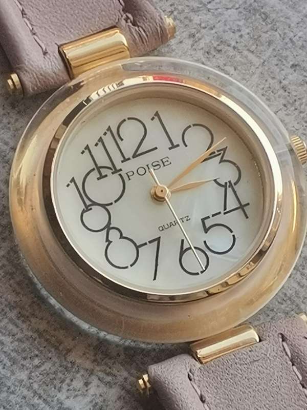 LADIES POISE WATCH IN EXCELLENT WORKING CONDITION