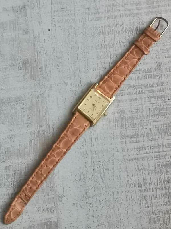 LADIES ANGELA WATCH IN EXCELLENT WORKING CONDITION