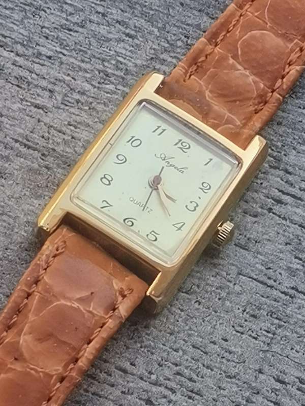 LADIES ANGELA WATCH IN EXCELLENT WORKING CONDITION