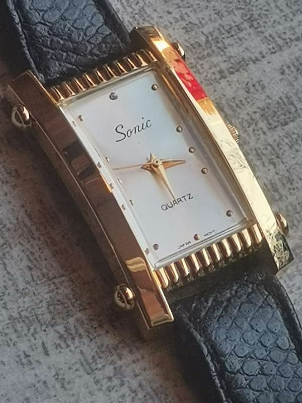 STUNNING LADIES SONIC WATCH IN EXCELLENT WORKING CONDITION