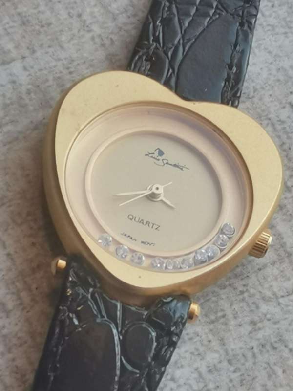 LADIES ELEGANT GOLD LUIS SANTINI HEART SHAPED WATCH IN EXCELLENT WORKING CONDITION