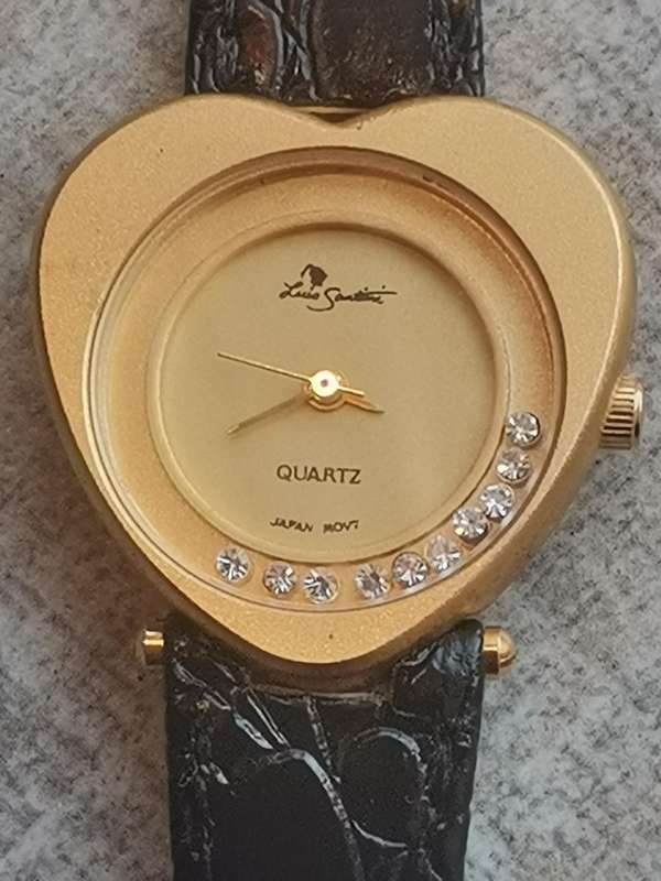 LADIES ELEGANT GOLD LUIS SANTINI HEART SHAPED WATCH IN EXCELLENT WORKING CONDITION