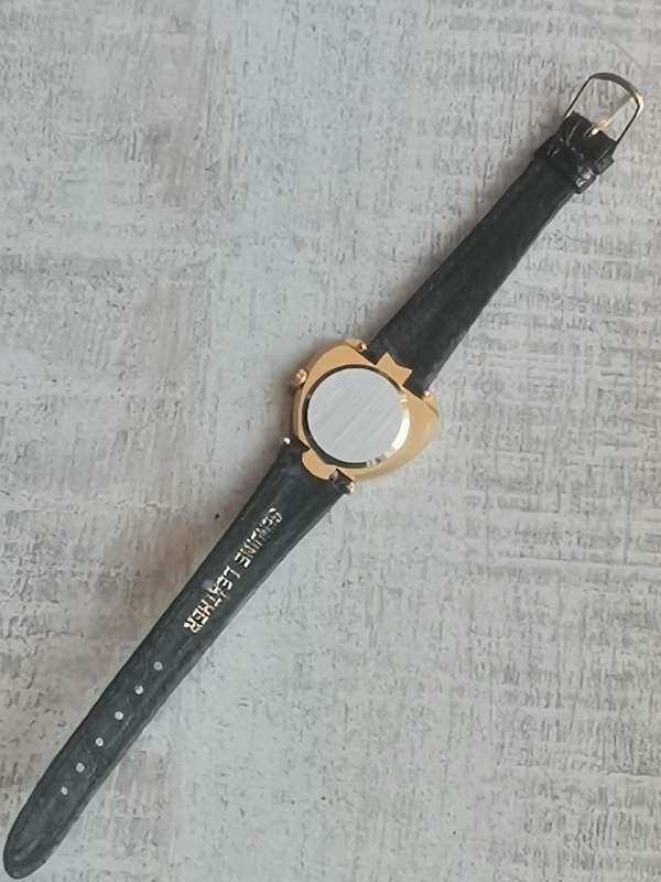 LADIES ELEGANT GOLD LUIS SANTINI HEART SHAPED WATCH IN EXCELLENT WORKING CONDITION