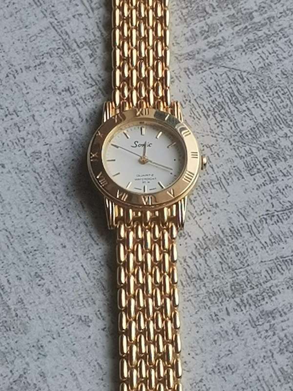 LADIES GOLD SONIC WATCH IN EXCELLENT WORKING CONDITION