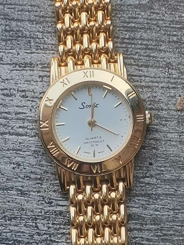 LADIES GOLD SONIC WATCH IN EXCELLENT WORKING CONDITION
