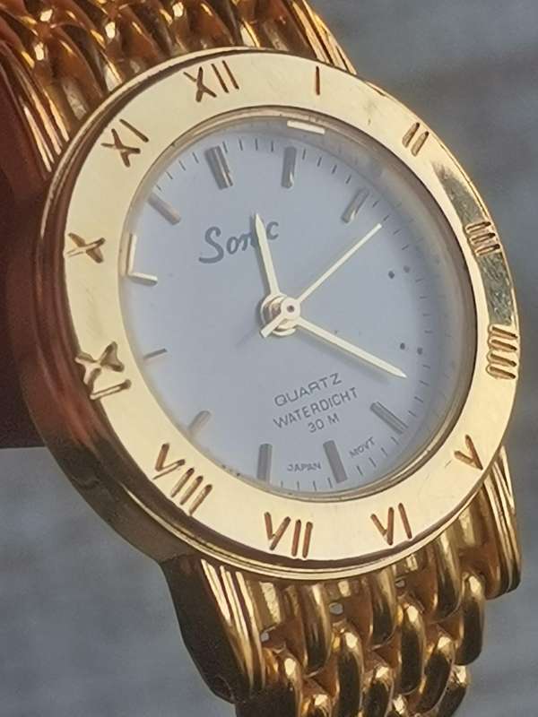 LADIES GOLD SONIC WATCH IN EXCELLENT WORKING CONDITION
