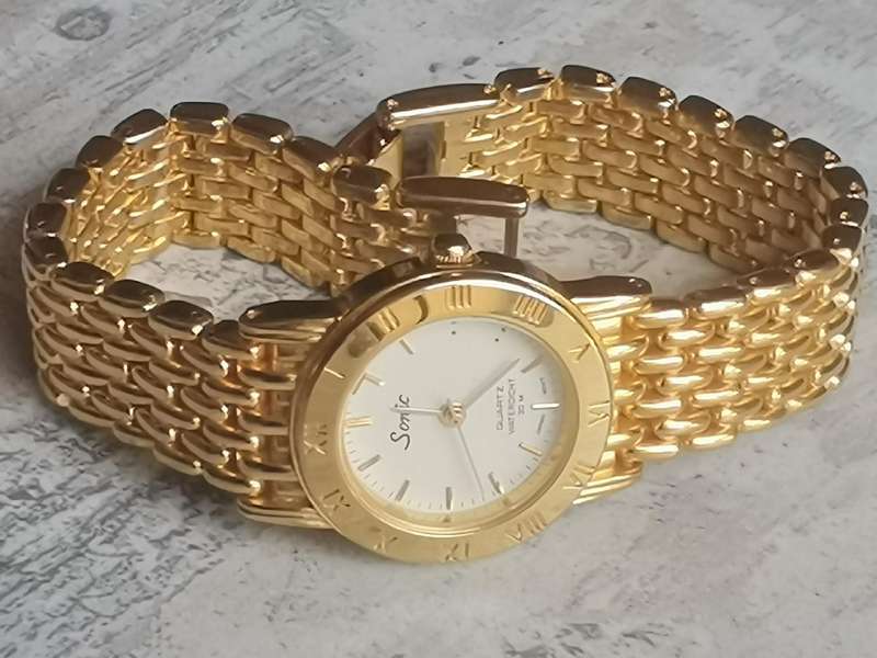 LADIES GOLD SONIC WATCH IN EXCELLENT WORKING CONDITION