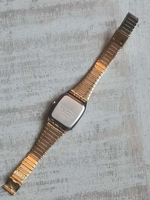MENS VINTAGE JAKKO WATCH WITH GOLD PLATED STEEL STRAP IN EXCELLENT WORKING CONDITION