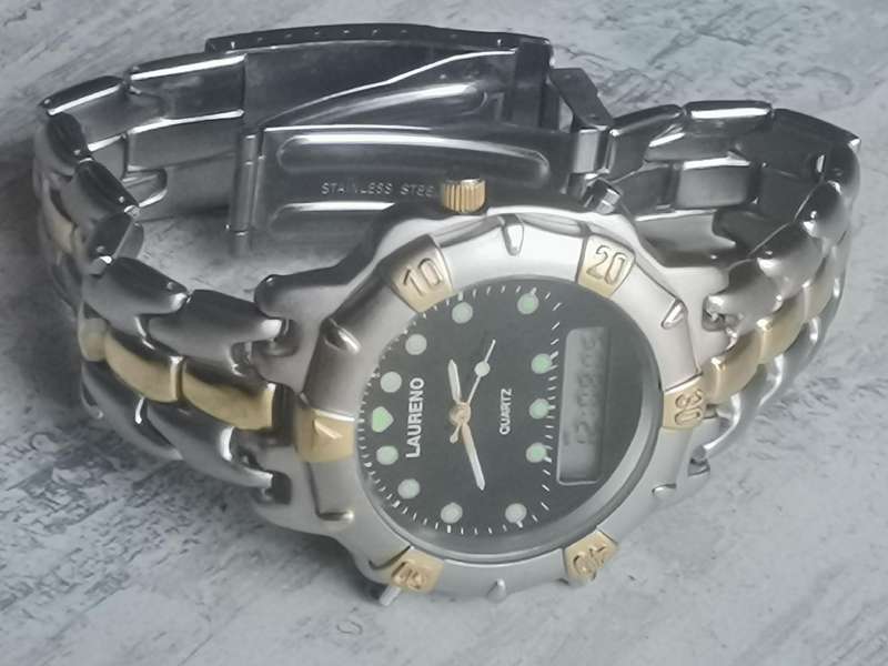 MENS VINTAGE LAURENO ANALOG/DIGITAL WATCH WITH ROTATING BEZEL IN EXCELLENT WORKING CONDITION